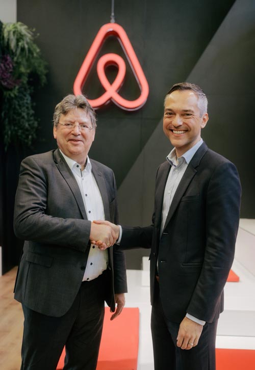 Airbnb-Mitgründer Nathan Blecharczyk und DTV-Geschäftsführer Norbert Kunz bei der Zusammenarbeit im ländlichen Tourismus in Deutschland